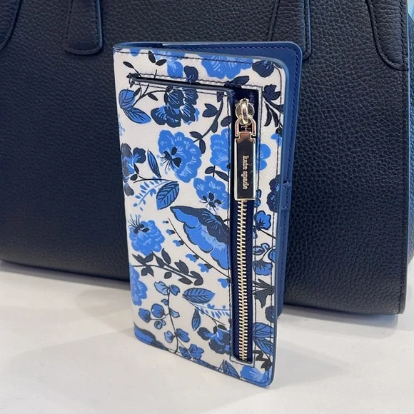 Kate Spade Madison Vase Floral Large Slim Bifold Wallet
Blue Multi
NWT - Picture 16 of 16